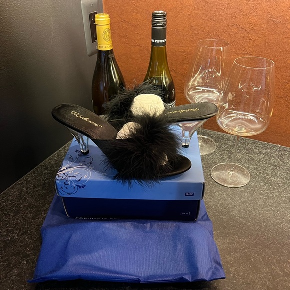 Boa trimmed slide sandal, black - Picture 1 of 8